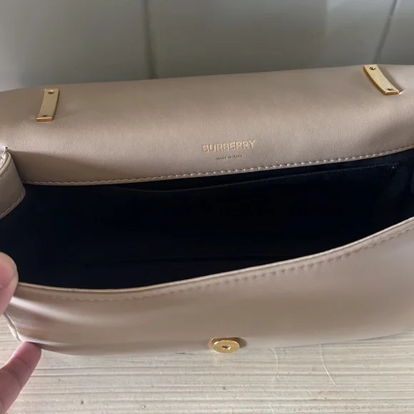 Burberry Lola small quilted lambskin bag - Picture 5 of 12